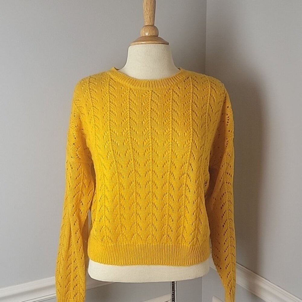 DIVIDED H&M Yellow Gold Pointelle Knit Drop Shoulder Crewneck Cropped Sweater M
